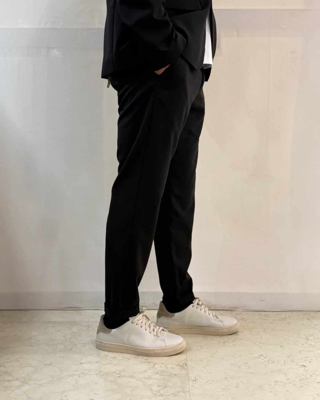 Conjunto elegante de duas peças com casaco e calças para homem