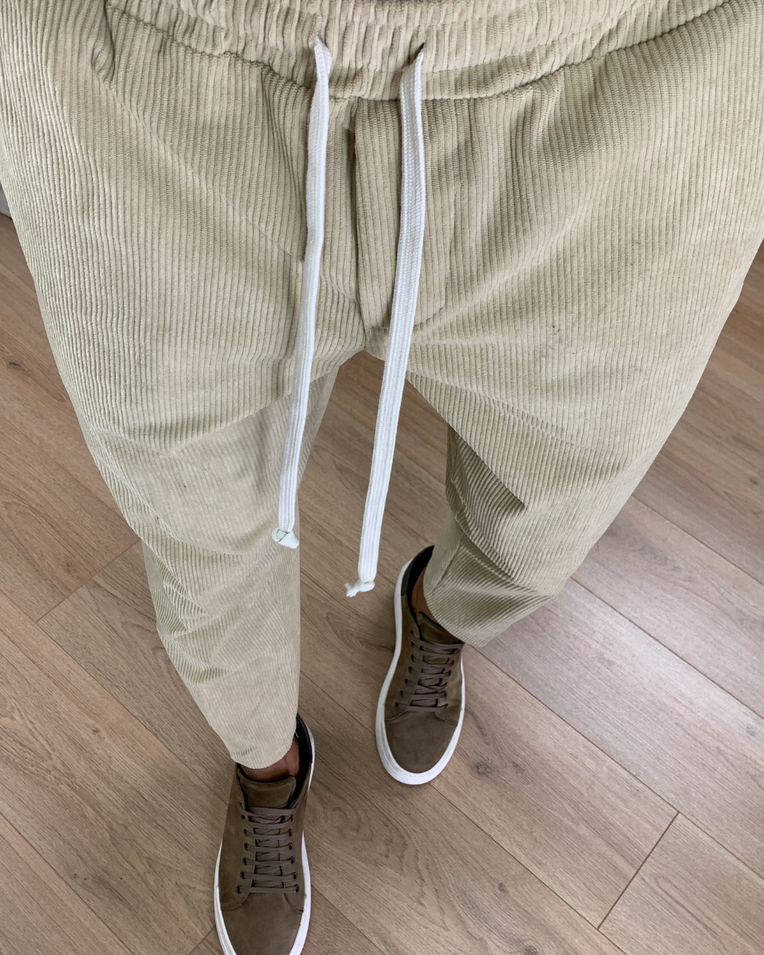 Calças de homem de perna direita com cintura ajustável e cordão