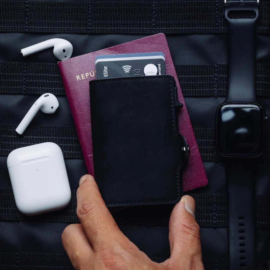 Carteira de Luxo com Proteção RFID e Design Compacto