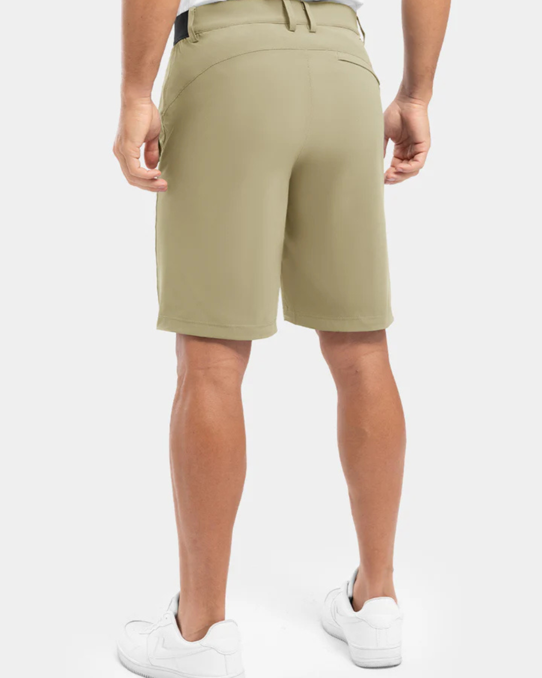 Calções em tecido respirável e elástico para homem