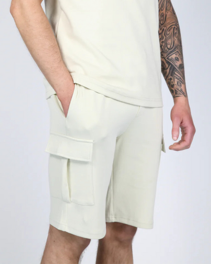 Conjunto de camiseta de gola redonda e calções com bolsos para homem