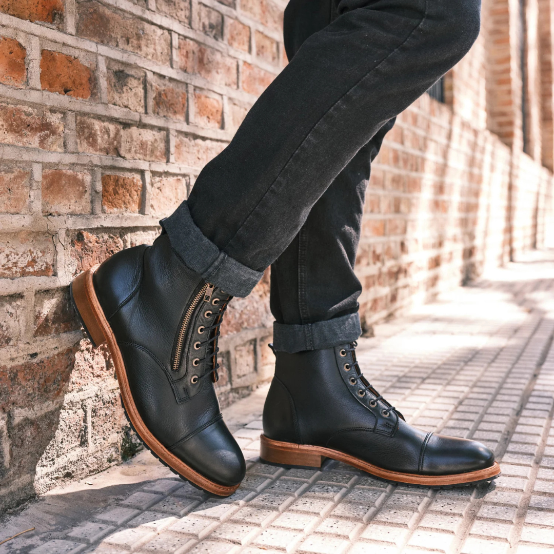 Botas casuais vintage com fecho ajustável para homem