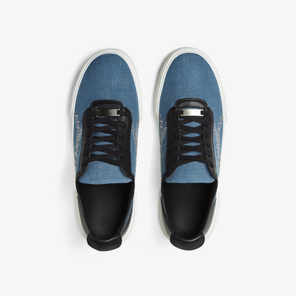 Tênis com sola antiderrapante