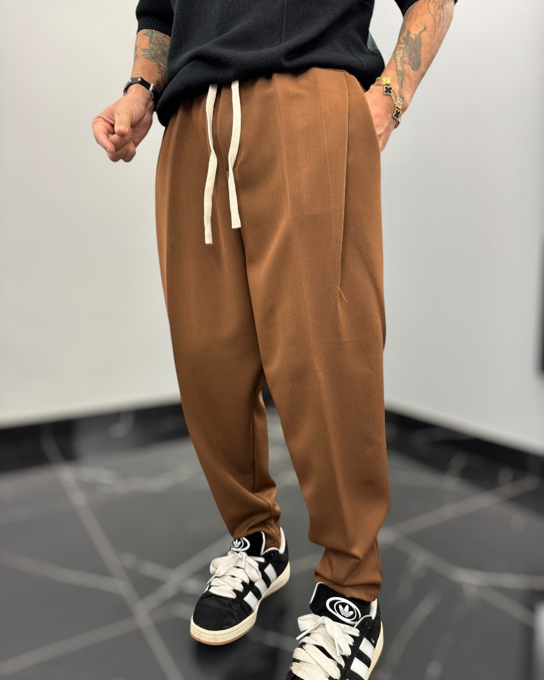 Calças Largas e Simples para Homem