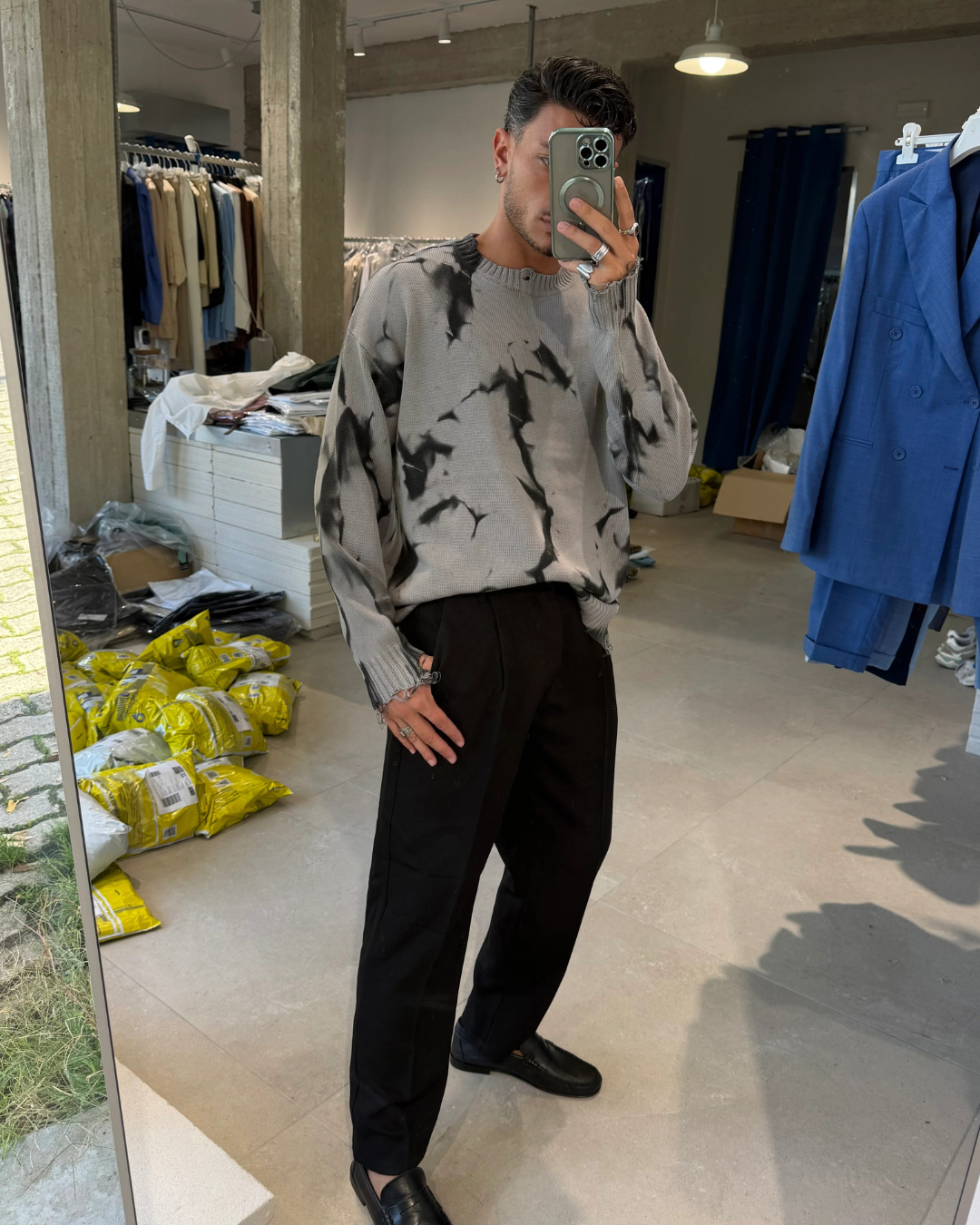 Casaco de malha com design moderno para homem