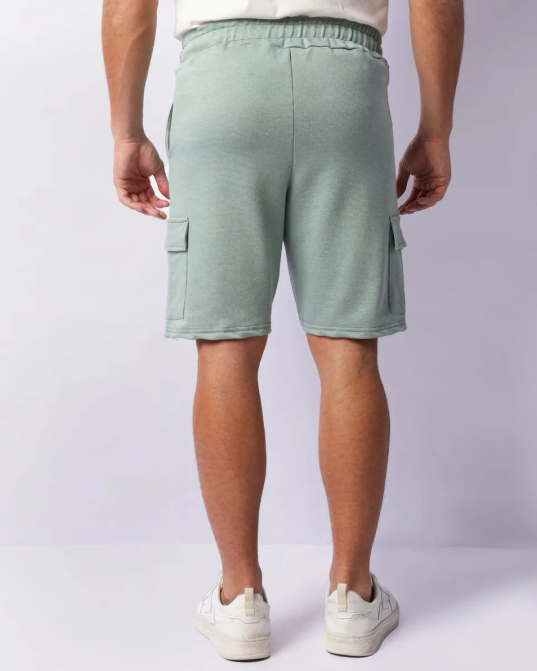 Bermudas elásticas com bolsos