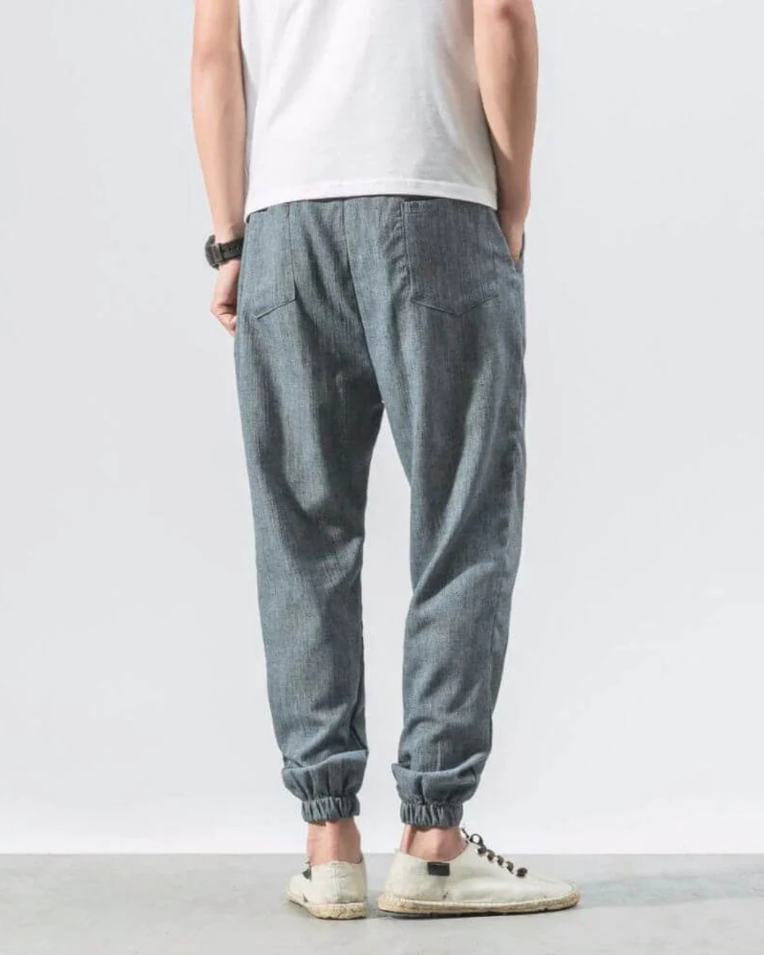 Calças estilo jogger de linho com cintura ajustável