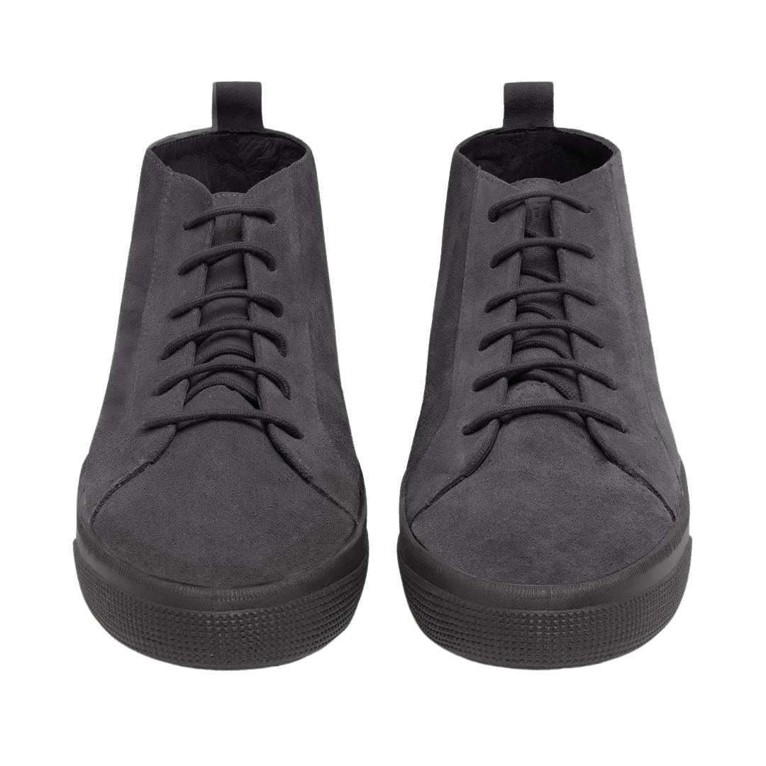 Bota Clássica com Design Minimalista e Acabamento em Camurça  para Homem