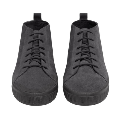 Bota Clássica com Design Minimalista e Acabamento em Camurça  para Homem