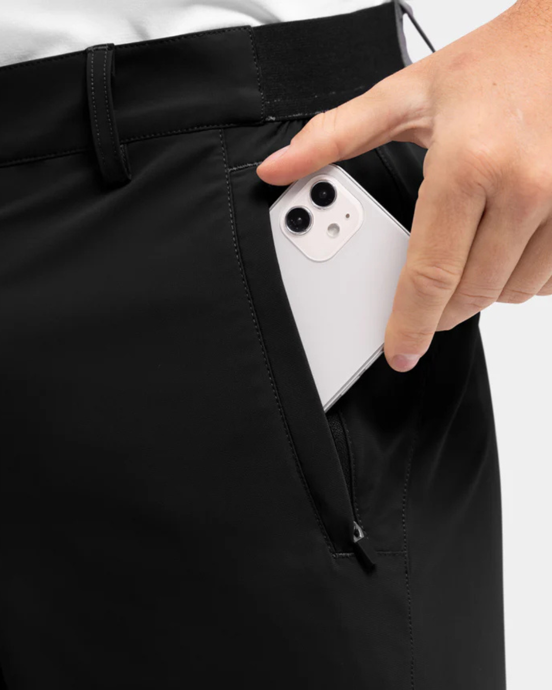 Calções em tecido respirável e elástico para homem