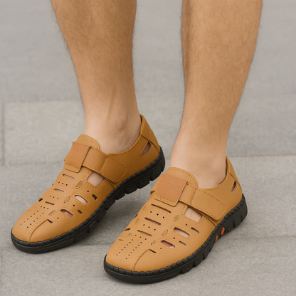 Sandálias de couro de biqueira fechada para homem com design de biqueira oca