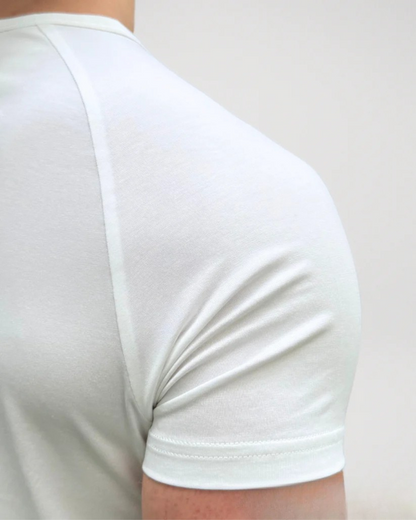 Camisa Clássica para Homem com Gola Redonda e Tecido Respirável