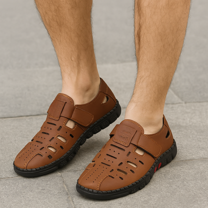 Sandálias de couro de biqueira fechada para homem com design de biqueira oca