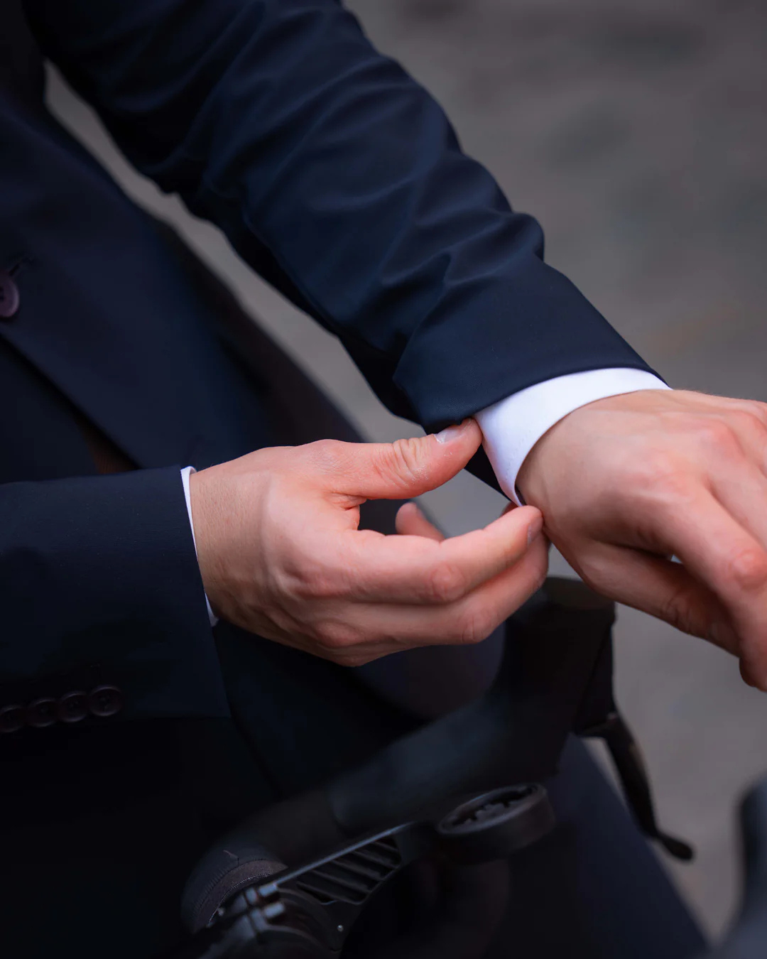 Conjunto de casaco e calças elegante para homem