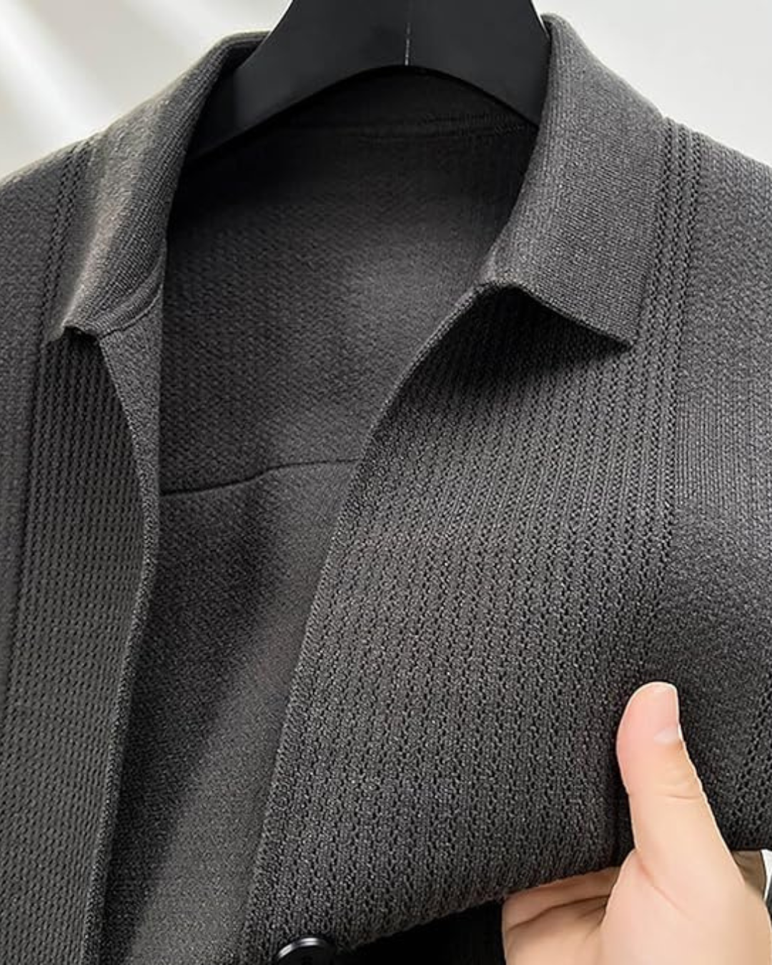 Camisola de malha com gola em V para homem