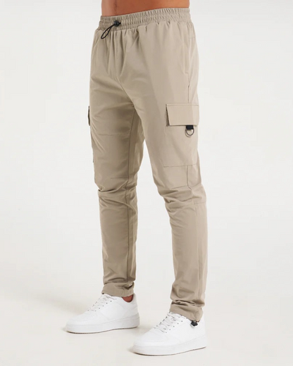 Calças Desportivas Cargo para Homem com Bolsos Laterais e Corte Justo