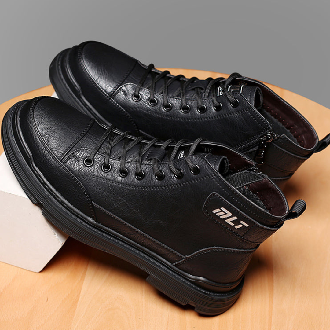 Botas de homem em pele com forro de lã