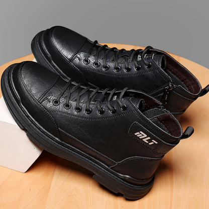 Botas de homem em pele com forro de lã