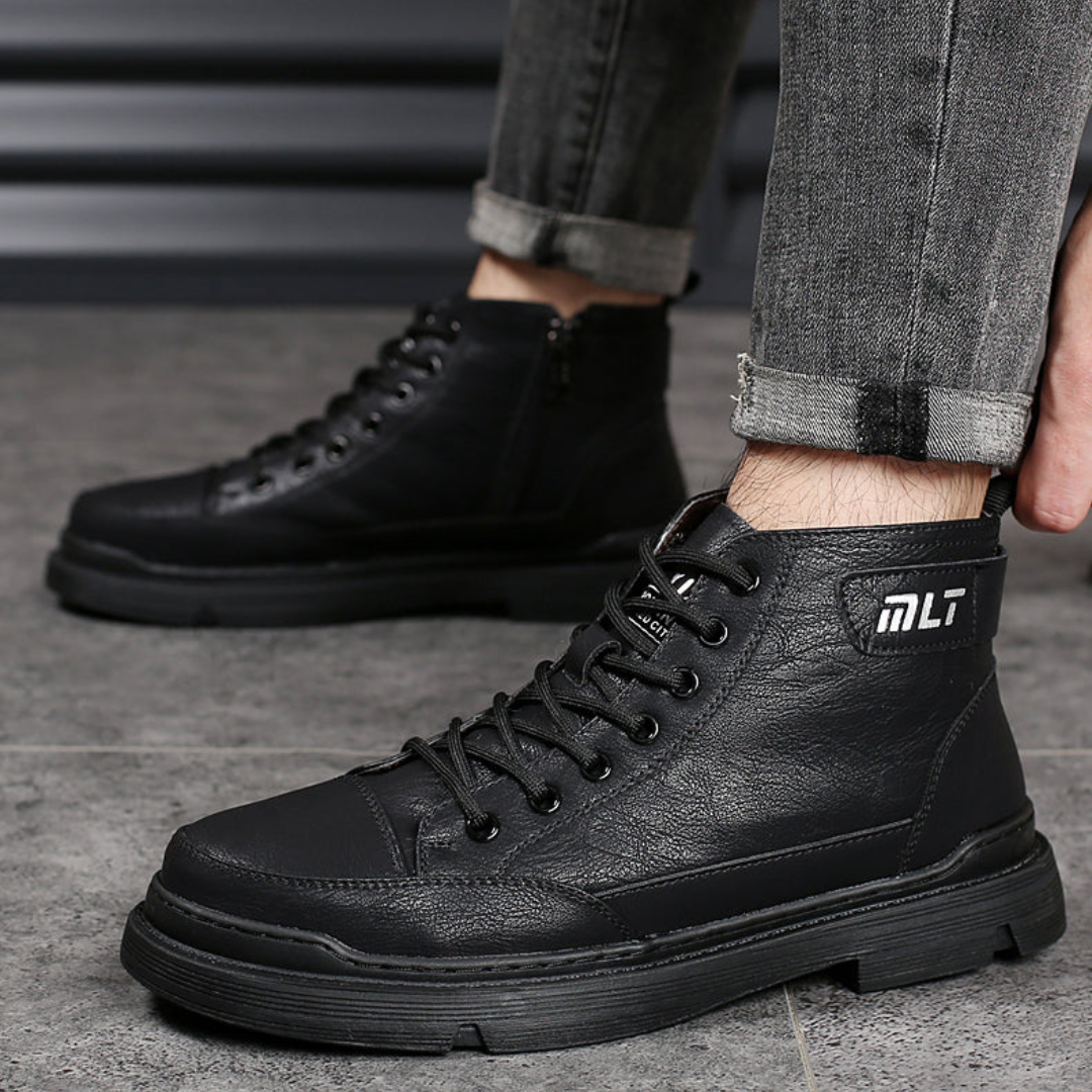 Botas de homem em pele com forro de lã